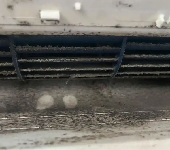 宝鸡市空调吹的风有股烧焦味是怎么回事